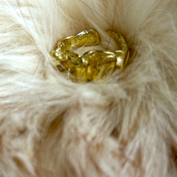 Gold tone ring - Picture 1 of 2